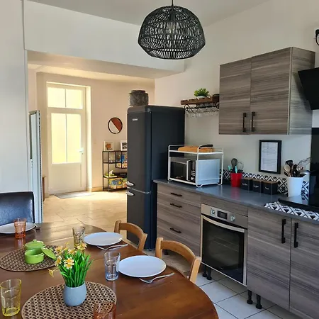 Dors Fee Duplex Avec Toit-terrasse Et Salle De Jeux - Centre Bourg A 4 Min Du Puy Dufou Les Épesses