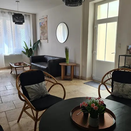 Dors Fee Duplex Avec Toit-terrasse Et Salle De Jeux - Centre Bourg A 4 Min Du Puy Dufou * Les Epesses