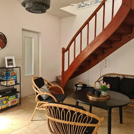 Dors Fee Duplex Avec Toit-terrasse Et Salle De Jeux - Centre Bourg A 4 Min Du Puy Dufou Les Epesses