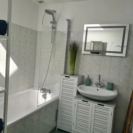 Dors Fee Duplex Avec Toit-terrasse Et Salle De Jeux - Centre Bourg A 4 Min Du Puy Dufou Holiday home