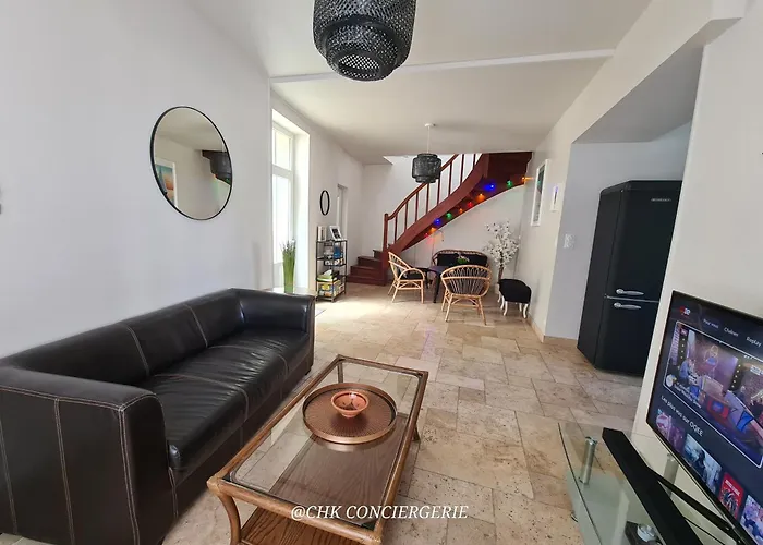 Casa de Férias Dors Fée Duplex Avec Toit-terrasse Et Salle De Jeux - Centre Bourg à 4 Min Du Puy Dufou Les Épesses
